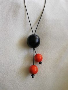 Asymmetrical Jewelry, Wooden Bead Jewelry, Diy Bracelets Tutorials, Diy Collier, Wooden Bead Necklaces, Beaded Jewels, Funky Jewelry