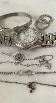 Luxury Jewelry Silver, Silver Watch Aesthetic, Silver Necklace Aesthetic, Preppy Jewelry, Pretty Jewelry Necklaces, Wrist Jewelry, Luxe Jewelry