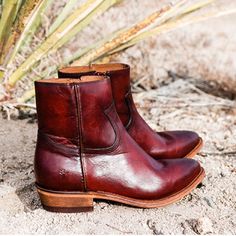 The Goodyear Welted Construction Finds The Balanced Support For The Pointed-Toe Western Silhouette. The Frye Billy Inside Zip Booties Have Been Crafted From Embossed Italian Leather With Wellington Stitching & Piping Details. Perfect For Your Next Festival, Rodeo, Party, Or Friday Night Out. New Condition Originally $398- Offer Me! Rare & Sold Out Online! Beautiful Deep Cherry-Burgundy Genuine Italian Leather Lined, Outsole Antique Brass Hardware 6 Shaft 10 Opening 1.5 Heel- Comfy For All Day We Western Silhouette, Rodeo Party, Short Ankle Boots, Lace Booties, Harness Boots, Antique Brass Hardware, Frye Boots, Zipper Boots, Buckle Boots