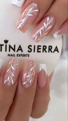 Bride Acrylic Nails Wedding, Beige Wedding Nails, Nail Art Wedding Elegant Pink, Wedding Nails Flowers, Gel Nail Designs For Wedding, Nail Designs For Wedding The Bride, Short Bridal Nails Wedding, Short Nail Designs Wedding, Wedding Acrylic Nails For Bride