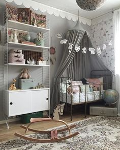 the baby's room is clean and ready to be used as a photo studio