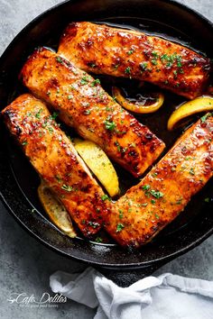 Easy Honey Garlic Salmon, Dessert Chef, Sauce For Salmon, Honey Garlic Salmon, Honey Salmon, Salmon Steak, Cafe Delites, Garlic Salmon, Honey Garlic Sauce