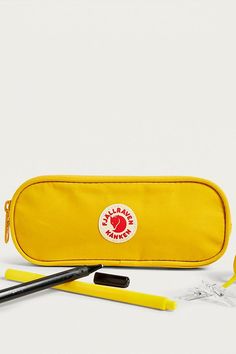 #uobacktoreality Yellow Pencil Case, Mochila Fjallraven Kanken, College Necessities, Yellow Pencil, High School Backpack, Kanken Mini, Backpack Outfit