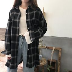 Tomboy Korean, Summer Tomboy, Outfit Ideas Korean, Aesthetic Clothing Stores, Clothes For Women Over 50, Mode Zara, Flannel Outfits, Korean Summer, Shirt Korean