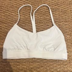 Like New Never Worn Lulu Lemon White Sports Bra White Lightweight Activewear For Gym, Lightweight White Activewear For Gym, White Lightweight Activewear For Workout, Lulu Wishlist, Sports Bra Outfit, Thrifted Outfits, White Sports Bra, Lululemon Sports Bra, Lulu Lemon