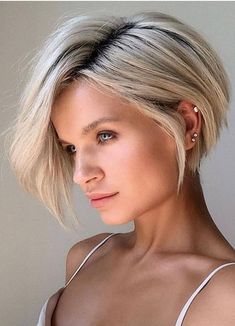 Pixie-cut Lang, Dunner Wordend Haar, Inverted Bob Hairstyles, Wavy Bob Hairstyles, Bob Hairstyles For Fine Hair, Bob Haircuts For Women, Short Bob Haircuts