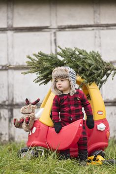 Lumberjack in flapjack pjs Truck Family Christmas Pictures, Christmas Pick Up Truck Photos, Little Tikes Car Christmas Picture, Christmas Mini Sessions Outdoor Truck, Baby Car With Christmas Tree, Toddler Christmas Photos, Brother Pictures, Lumberjack Baby, Mom Show