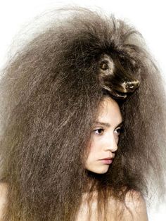 Si potrebbe andare tutti quanti allo zoo comunale! Creative Haircuts, Wild Hair, Dress Hairstyles, Crazy Hair Days, Fancy Hairstyles, Hairstyles Braids, Long Hair Women, Unique Hairstyles, Latest Hairstyles