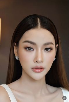 Fresh Makeup Look Asian, Fresh Makeup Look Asian Natural, Soft Glam Asian Makeup, Soft Glam Makeup Asian, Asian Glam Make Up, Bridal Makeup Asian Brides, Simple Graduation Makeup, Wedding Makeup For Asian Brides, Soft Bridesmaid Makeup