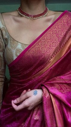 Saree Blouse Styles, Simple Saree Designs, New Saree Blouse Designs, Latest Model Blouse Designs, Fashionable Saree Blouse Designs, Blouse Back Neck Designs, Fancy Sarees Party Wear, Modern Saree