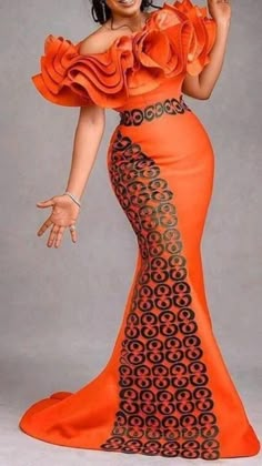 STYLE IDEAS 😍! Find ways to style clothing you own or you are considering buying! Save the print styles you like, give a new life to your wardrobe. see how others are wearing it 👇https://youtu.be/tlla_aFKq5w Best African Dresses, Afrikaanse Mode, Dinner Dress Classy, African Lace Dresses, African Fashion Traditional, African Fashion Ankara, African Fashion Women Clothing, African Traditional Dresses, African Print Dress