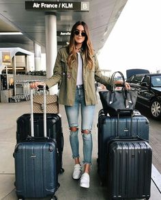 #traveling #cuteoutfit #autumn Summer Airplane Outfit, Comfortable Airport Outfit, Airport Attire, Airport Outfit Summer, Flight Outfit, Airport Outfits