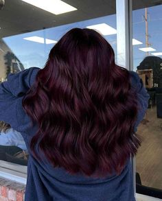 Dark red Balayage Pink, Hair Color Cherry Coke, Deep Burgundy Hair, Pelo Color Borgoña, Merlot Hair Color, Hair Brunettes, Dark Burgundy Hair