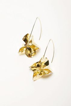 The ultra-lightweight Air Bloom Floral Drop Earrings in gold add the perfect amount of charm to casual and formal outfits alike. ?


Length: 3¡±?
Weight: 0.4 oz ?
Gold Plated Brass Material?
Flower Drop Pendant? Casual And Formal Outfits, Floral Patchwork, Dress Sleeve Styles, Formal Outfits, Loose Outfit, Earrings In Gold, Gold Drop Earrings, Shoes With Jeans, Formal Outfit