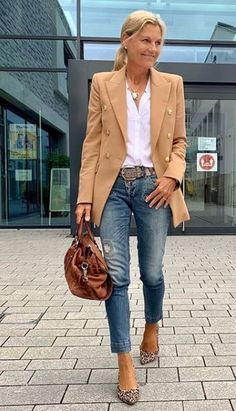 Chique Outfit, Blazer Outfits Casual, Casual Chic Outfits, Stylish Outfits For Women Over 50, Blazer Outfits For Women, Over 60 Fashion, Chique Outfits, Mode Boho, Winter Outfit Inspiration