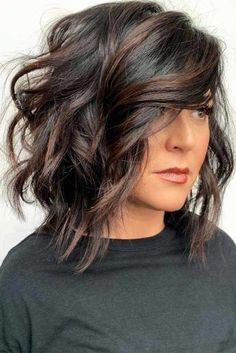 Haircuts Layered, Layered Lob, Thick Hair Cuts, Lob Haircut, Dark Brown Hair Color, Penteado Cabelo Curto, Haircuts With Bangs, Brown Hair Colors, Great Hair