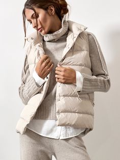 Discover the essence of everyday outerwear with The Anders Puffer Vest at Brochu Walker. This lightweight down puffer vest, in a sleek nylon, offers both style and functionality. Mode Casual, Mode Chic, Vest Outfits, Down Vest, 가을 패션, Komplette Outfits, Casual Fall Outfits, Winter Fashion Outfits, Puffer Vest