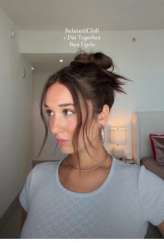 Bun Hairstyles Going Out, Basic Hair Updos, Server Work Hairstyles, Hairstyles For Medium Length Hair Going Out, Updo Hairstyles For Going Out, Work Bun Hairstyles Short Hair, Updo Going Out Hairstyles, Simple Up Hairstyles For Medium Hair, Sunday Brunch Hairstyles