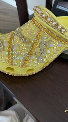 Diy Bedazzled, Designer Crocs, Cool Crocs, Crocs With Charms, Bedazzled Shoes Diy, Yellow Crocs, Bedazzled Shoes, Custom Crocs, Shoe Makeover