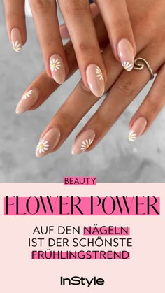 Je blumiger, desto besser! An diesem Nagellack-Trend kommt man im Sommer nicht vorbei. Deiner Kreativität sind dabei keinerlei Grenzen gesetzt. #instyle #instylegermany #nägel #maniküre #nailinspo #blumen #flowerpower #flowernails #frühling Nagellack Trends, Sculpted Nails, Modern Nails, Star Nails, Minimalist Nails, Nail Art Ideas, French Tip Nails, Nail Designs Summer