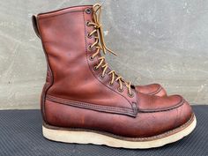 Vintage 1980s RED WING Irish Setter Sport Boot 899 Made in USA Sole 8 D Awesome boots, check photos for clear visual description. PLEASE VIEW ALL PHOTOS CAREFULLY AS I CONSIDER THEM PART OF THE DESCRIPTION. I WILL GLADLY COMBINE SHIPPING FOR MULTIPLE ITEMS PURCHASED IF THEY CAN BE SAFELY SHIPPED TOGETHER. DELIVERY WITHIN 5 BUSINESS DAYS, 1-2 DAYS HANDLING ONCE YOUR PAYMENT CLEARS, THIS ITEM WILL COME PROFESSIONALLY PACKAGED AND SHIPPED WITH CARE. PLEASE CONTACT ME THROUGH MESSAGES IF YOU HAVE ANY QUESTIONS OR CONCERNS. THANKS FOR LOOKING Red Wing 877, Irish Setter Boots, Shoes Boots Combat, Logger Boots, Red Wing, Mens Shoes Boots, Cool Boots, Red Wings, Work Boots