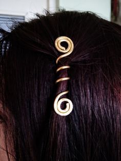 Set of two hammered brass hair spirals. A pair of hair spirals handmade of brass. Really easy to apply in the hair and stays in for a long time. Each pair is made separately. It is hand polish to gloss. Spiral on this hair accessory represents the ancient symbol of a grass-snake. The snake symbolizes health, vitality and wisdom.  The Pin is 6 cm ( 2,36inches ) long.  I also take customized orders if you need some hair spirals another length. Made to order just for you! Hair Spirals, Hair Twisters, Medieval Hairstyles, Beads Hair, Viking Hair, Hair Coils, Wrap Gift, Lavender Buds, Ancient Symbols