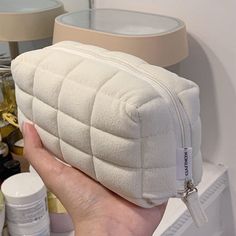 It's softer than your pillow but don't use it for lessons😪. This pencil pouch is so comfortable, you won't put it down. It's super versatile too - store pens✏️, stationery📎, lipstick💄, or even your smartphone📱. This pouch is so functional that you'll never have to worry about leaving your essentials behind. Features Soft plush texture feels ☁️. It can open by 180 degrees and lay flat. Can store 20 pens. It can serve as a cosmetic bag too💅. Light weighted🪶 but big size. Gridded pattern#️⃣. School Pouch, Pretty School Supplies, Stile Blair Waldorf, School Bag Essentials, Cool School Supplies, Study Stationery