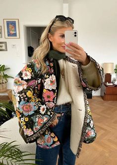 Floral Coat, Estilo Chic, Floral Jacket, Sleeves Clothing, Print Coat, Quilted Coat, Looks Chic, Look Casual, Cotton Jacket