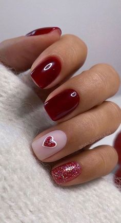 Valentine’s Nails Red, Valentine’s Day Dip Nail Ideas, Valentine Nails 2024 Trends, Valentines Day Nails Maroon, Fall Nails With Hearts, Low Key Valentines Nails, Valentines Gel X Nails, Valentine Short Nail Designs, Classy Valentines Nails Short