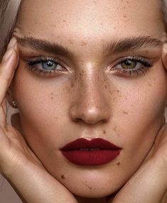 Brown Haired Girl, Beauty Fotografie, Natural Makeup Tips, Valentines Day Makeup, Heavy Makeup, Day Makeup, Glam Looks, Red Lipstick