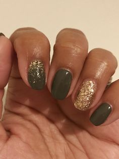 Khaki Nails, Manicure Shellac, Gold Gel Nails, Emerald Nails, Elegant Nail Designs, Christmas Nails Acrylic, Thanksgiving Nails, Shellac Nails, Dipped Nails