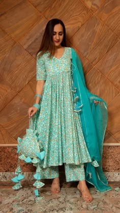 Kurti Palazzo Set Cotton, Cotton Round Kurti Designs, Cotton Fabric Outfit Ideas, Round Kurti Design, Round Dress Design, All Over Printed Suits Design Indian, Cotton Printed Suits Design, Jaipuri Kurti Designs, Short Anarkali Suits