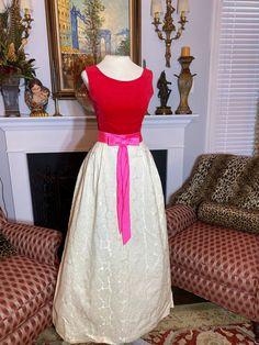 Retro Red Wedding Dress, 1960s Prom Dress, Dressy Gowns, 1960s Prom, 60s Dress Vintage, Hoco 2024, 1960s Dresses, Brocade Skirt, Bark Cloth