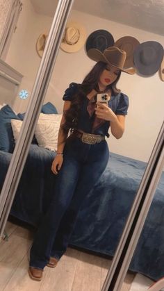 What To Wear To A Baile De Jaripeo, Winter Jaripeo Outfits Woman, Mexico Game Outfit Women, Vaquera Plus Size Outfits, Western Outfits Women Mexican, Western Outfits Women Classy, Jaripeo Outfits Plus Size, Mexican Country Outfits, Latina Western Outfits