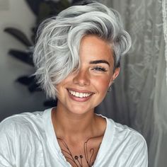 Grey Bob Hairstyles, Edgy Short Haircuts, Asymmetrical Haircut, Short Hair Trends, Messy Short Hair, Edgy Short Hair, Mom Hairstyles, Hair Color And Cut