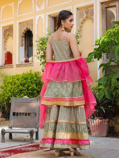 Sharara Dress, Designer Outfits, Indian Designer Outfits, Indian Designer, Ethnic Wear, Kurti Designs, Pakistani Dresses, Fashion Dresses