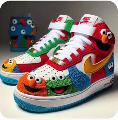 Looks Hip Hop, Nike Shoes Women Fashion, Custom Sneakers Diy, Futuristic Shoes, Custom Shoes Diy, Nike Shoes Air Force, Nike Fashion Shoes, Custom Nike Shoes, Pretty Shoes Sneakers