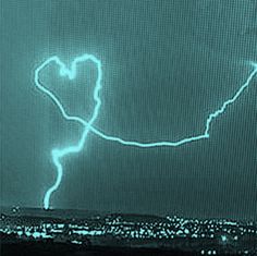 an image of a lightning bolt in the sky