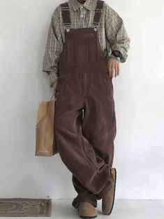 Cottagecore Aesthetic Men Outfits, Goblin Core Outfit Overalls, Poet Core Outfits, Clothing Aesthetic Types Male, Mens Outfits Cottagecore, Corduroy Overalls Men, Overalls Outfit Summer Men, Black Outfit Combinations, Green Overalls Men