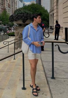 Birkenstock Arizona Outfit Men, Birkenstock Arizona Outfit, Birkenstock Outfit Men, Beach Poses Men, Mens Street Style Summer, Birkenstock Outfit, Look Legging, Siargao, Spring Outfits Men