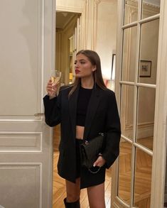 Grace Foley Outfits, With Blazer Outfit, Grace Foley, The Paris Apartment, Fashion New York, Top Aesthetic, New York City Aesthetic, Gigi Hadid Outfits, Tøp Aesthetic