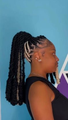 Soft Loc Barbie Ponytail, Soft Locs With Color In The Back, Locs Barbie Ponytail, Soft Locs Barbie Ponytail, Women Haircut Ideas, Practice Hairstyles, Styled Braids, Knotless Twist, Neck Length Hair Cuts