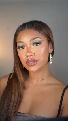 Soft Glam Green Makeup, Makeup Sage Green, Emerald Green Makeup Looks Natural, Leilani Green Makeup, Green Make Up Eyes, Light Green Makeup Looks Black Women, Subtle Green Makeup, Prom Green Makeup, Olive Green Makeup