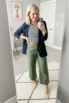 Olive Cropped Pants Outfit, Styling Chinos Women, Crop Wide Leg Pants Outfit, Wide Leg Cropped Pants Outfit, Cropped Wide Leg Pants Outfit, Green Wide Leg Pants Outfit, Olive Green Pants Outfit, Goal Outfits, Green Wide Leg Pants