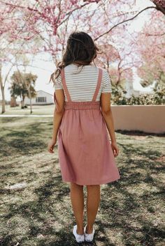 Dresses Knee Length, Sport Skirt, Modest Casual Outfits, Dresses Luxury, Cotton Frocks, Cute Modest Outfits, Lace Short Sleeve Top, Lace Short, Overall Dress