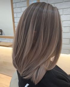 Hair Color Ideas Trendy, Trendy Hair Color Ideas, Beige Hair, Ash Hair Color, Brown Hair Inspo, Brunette Hair With Highlights, Long Hairstyle, Subtle Highlights, Hairstyles For Layered Hair