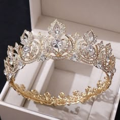 Princess Tiara Aesthetic, Fantasy Princess Crown, Pretty Tiaras, Fantasy Crown Queens, Quince Tiaras, Crown For Queen, Victorian Tiara, Royal Headpiece, Tiara Aesthetic