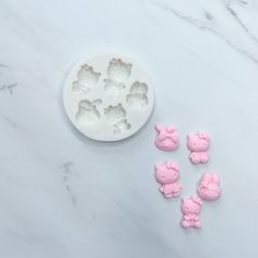 Perfect for chocolate , fondant, or gum paste This product measures approximately: W: 1/2"- 7/8" L: 1" - 1 1/2" Hello Kitty Friends, Chocolate Fondant, Baking Molds, Gum Paste, Food Coloring, Fondant, Gum, Molding, Hello Kitty