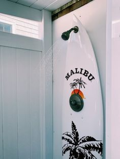 Deco Surf, Surfing Aesthetic, Surf Room, Surf Aesthetic, Beachy Aesthetic, Beachy Room, Beach Room, Surf House, Surf Life