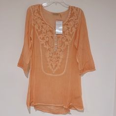 Soft Surroundings San Rafael Tunic Peach Top Shirt Women’s Size Missy Small Nwt All Items Come From A Clean, Smoke Free Home. Please Check Out Photos For More Details. Thank You For Visiting My Closet. Orange Bohemian Relaxed Fit Top, Bohemian Spring Tunic With 3/4 Sleeves, Yellow Soft-washed Cotton Tops, Bohemian V-neck Rayon Peasant Top, Peach Top, Bohemian Rayon V-neck Peasant Top, Clothes For Women Over 50, Soft Surroundings, Top Shirt Women